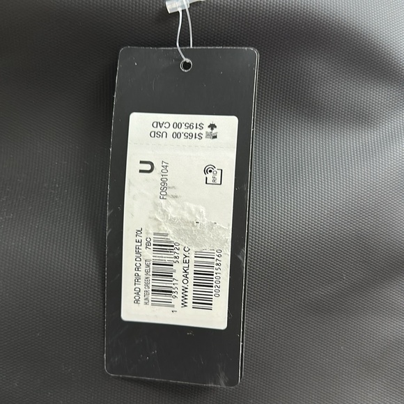 Oakley 70l road trip bag/backpack. NWT - Picture 5 of 9